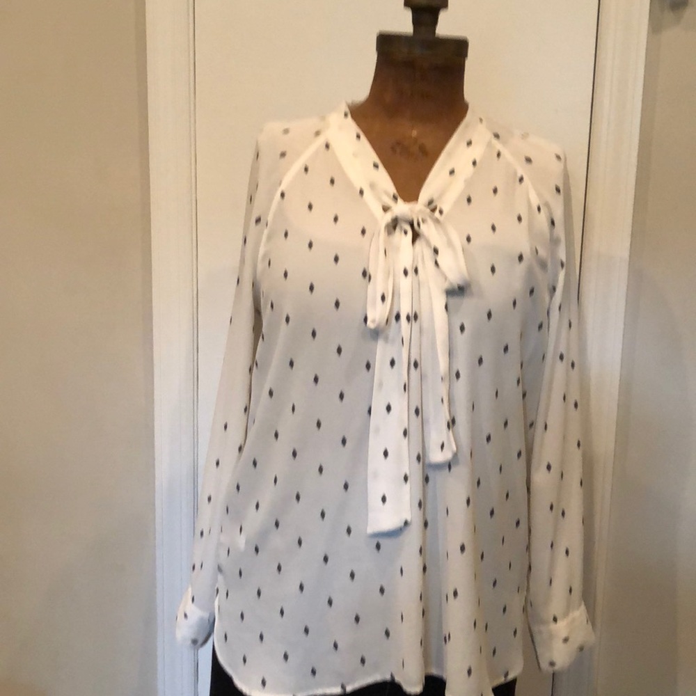 Blouse w/ long tie attached